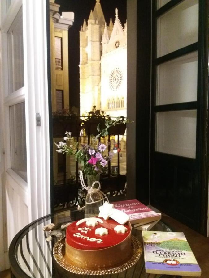 Albany Ancha Hotel León Buitenkant foto The view from the window of the room where the first mass was celebrated