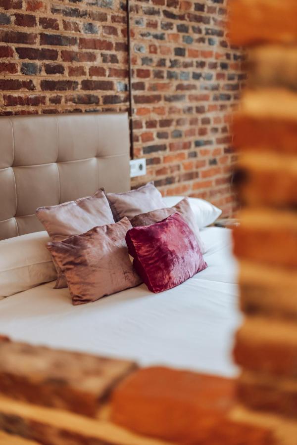 Albany Ancha Hotel León Buitenkant foto Silk cushions