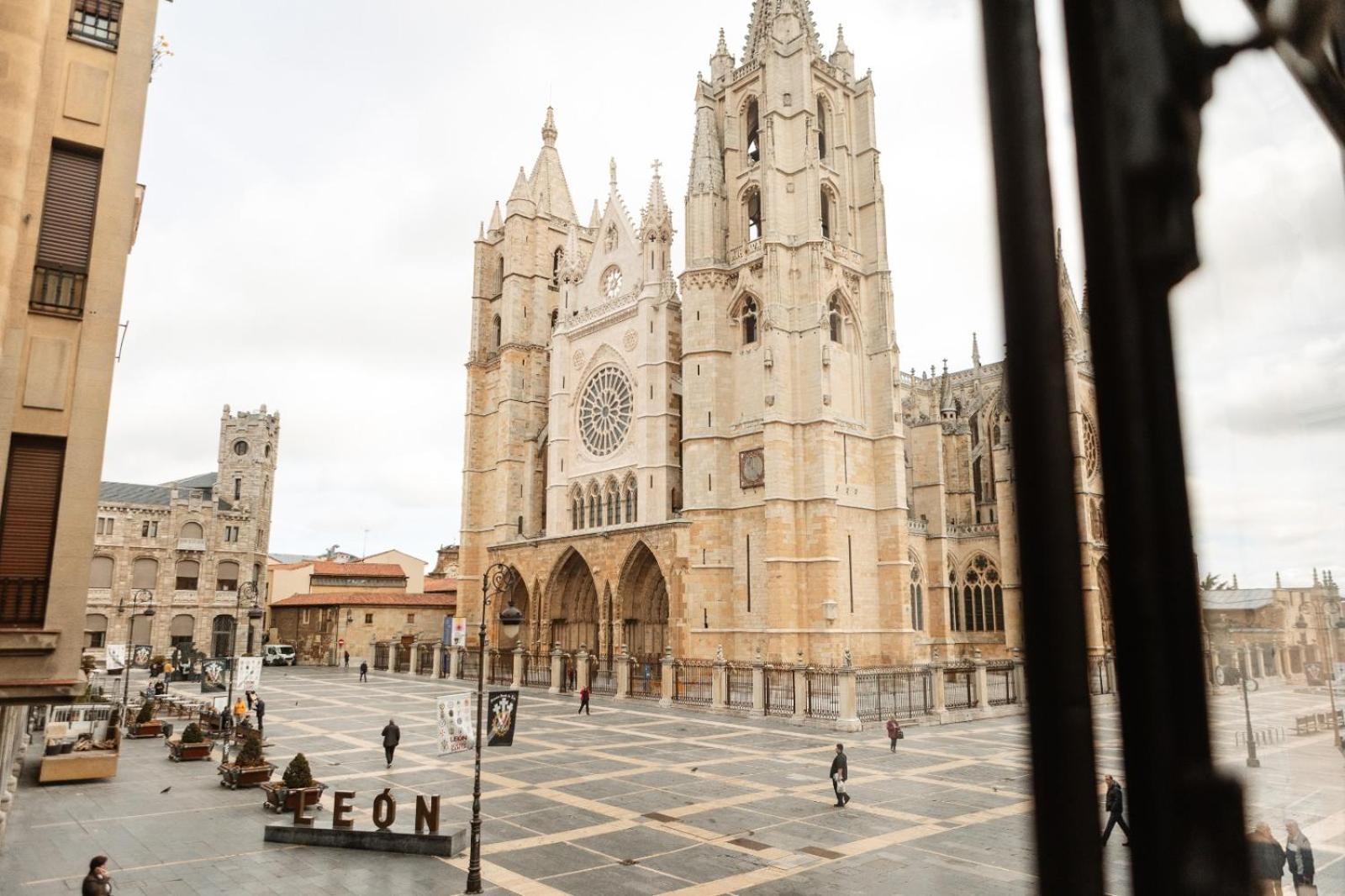 Albany Ancha Hotel León Buitenkant foto León Cathedral